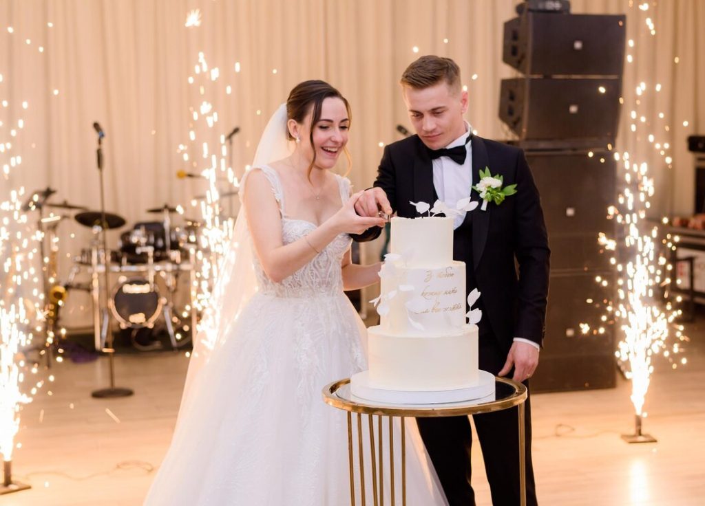 Beyond the sugar rush: Why modern couples are choosing savory-infused wedding cake Dubai profiles